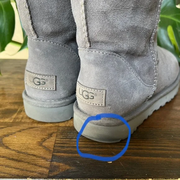 UGG Classic Short II Grey Suede Fur Lined Boots US7 - Picture 16 of 17
